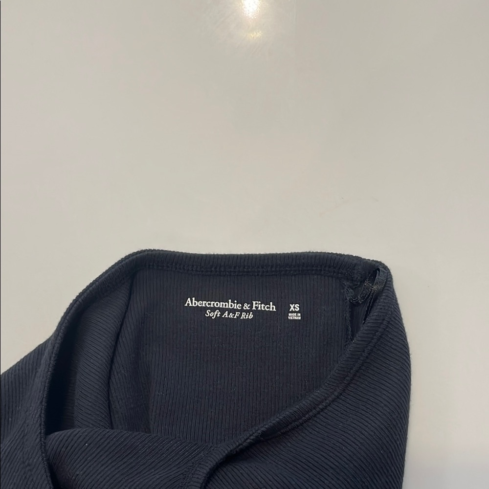 Abercrombie & Fitch Black Ribbed Top - Picture 2 of 3